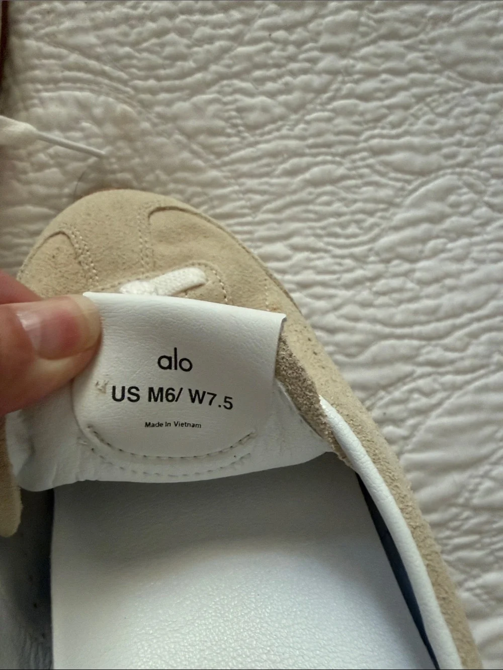 ALO Yoga alo beige